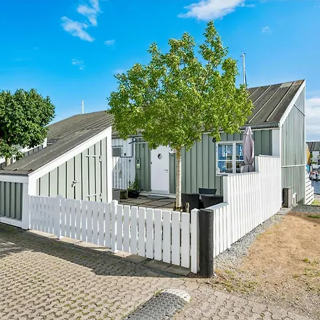 Beautiful In Oer Maritime Village With Great Terraces And Prime Location * Ebeltoft