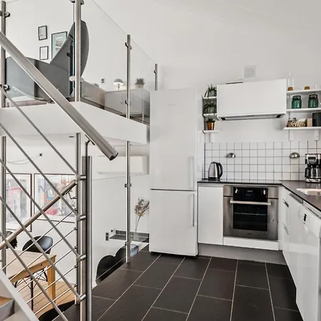 Beautiful In Oer Maritime Village With Great Terraces And Prime Location Semesterbostad
