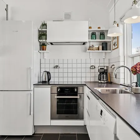 Beautiful In Oer Maritime Village With Great Terraces And Prime Location Feriehus *